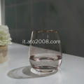 Bere vetro con vetro di bicchiere trasparente classico spray